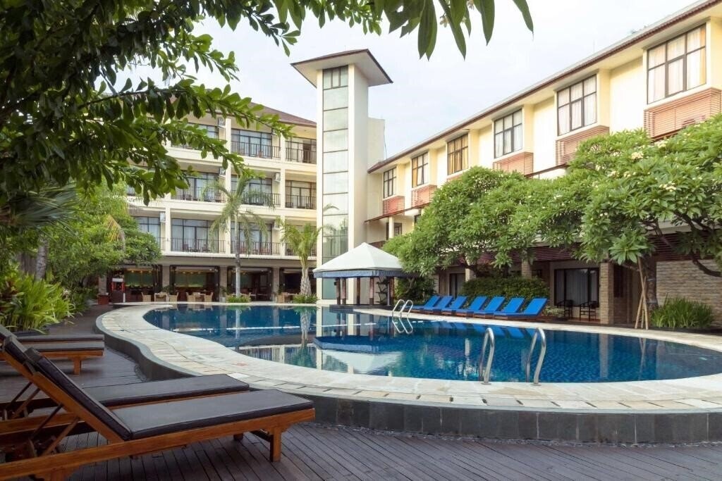 Территория Best Western Resort Kuta 4*