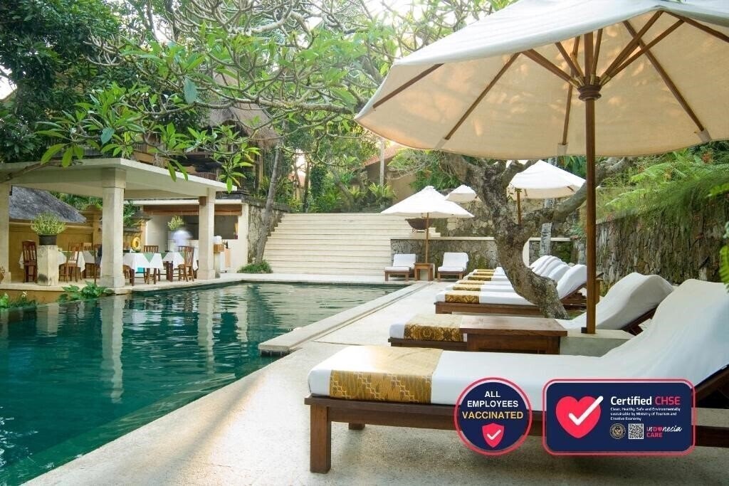 Готель Komaneka At Monkey Forest 5*