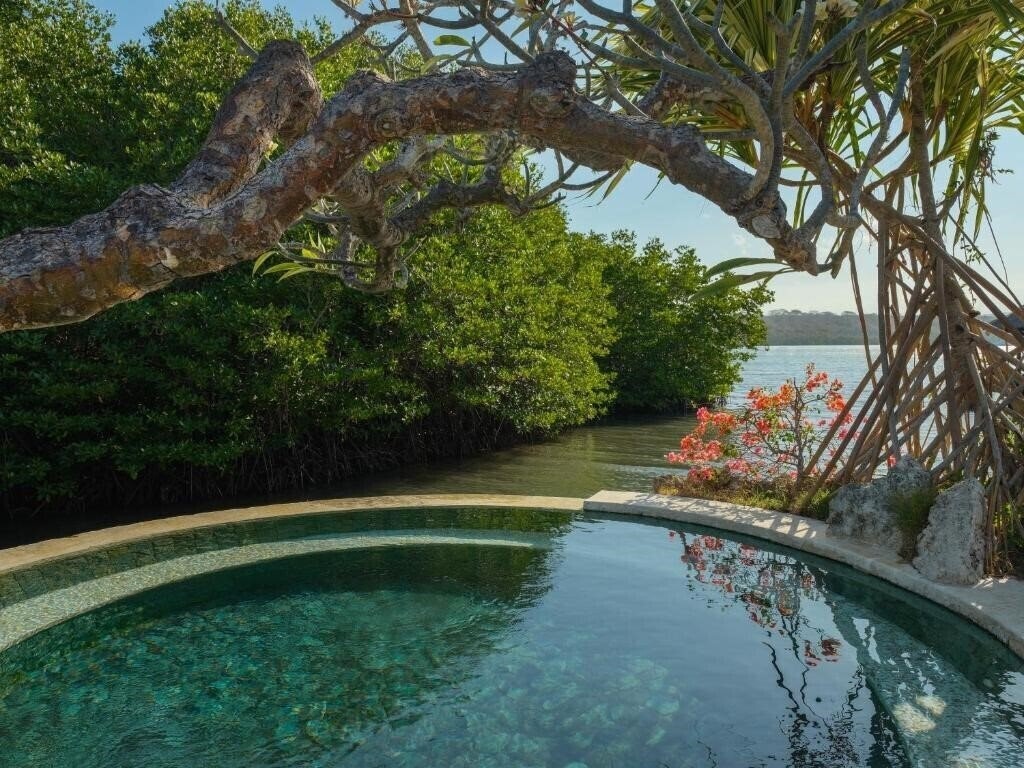 Вид Mimpi Resort Menjangan 4*