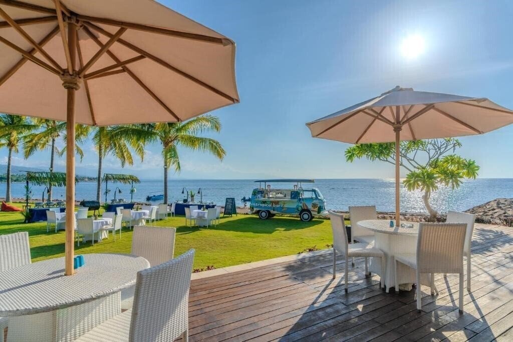 Вид Lovina Beach Club & Resort 3*