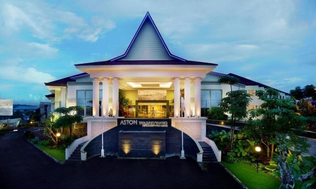 Готель Aston Tanjung Pinang Hotel & Conference Center 4*