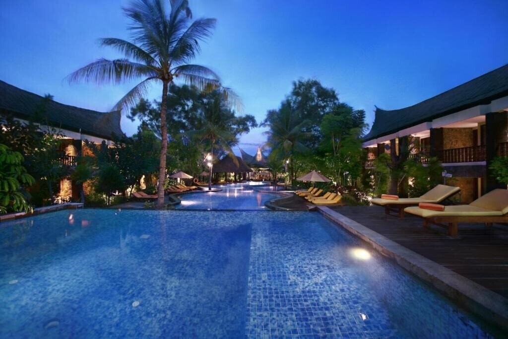 Готель Aston Sunset Beach Resort - Gili Trawangan 4*