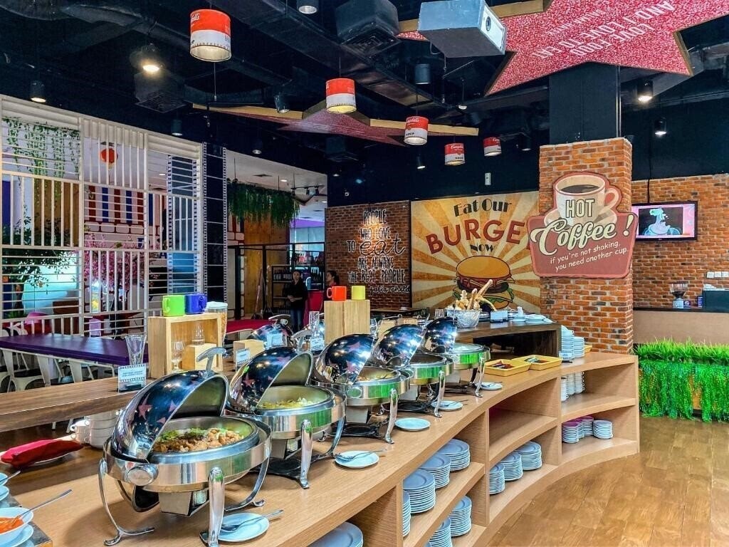 Панорама Famehotel Gading Serpong 2*