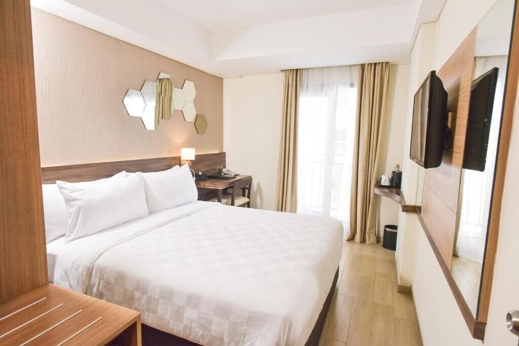 Изображение Golden Tulip Essential Tangerang 3*
