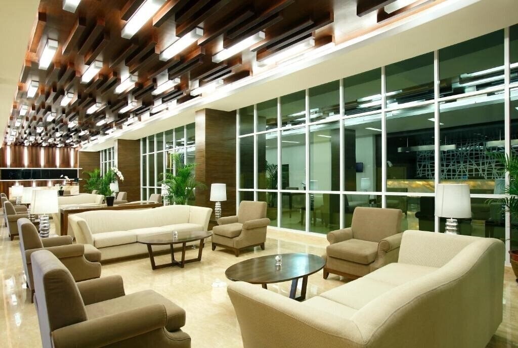 Апартаменты Hotel Santika Cikarang 3*