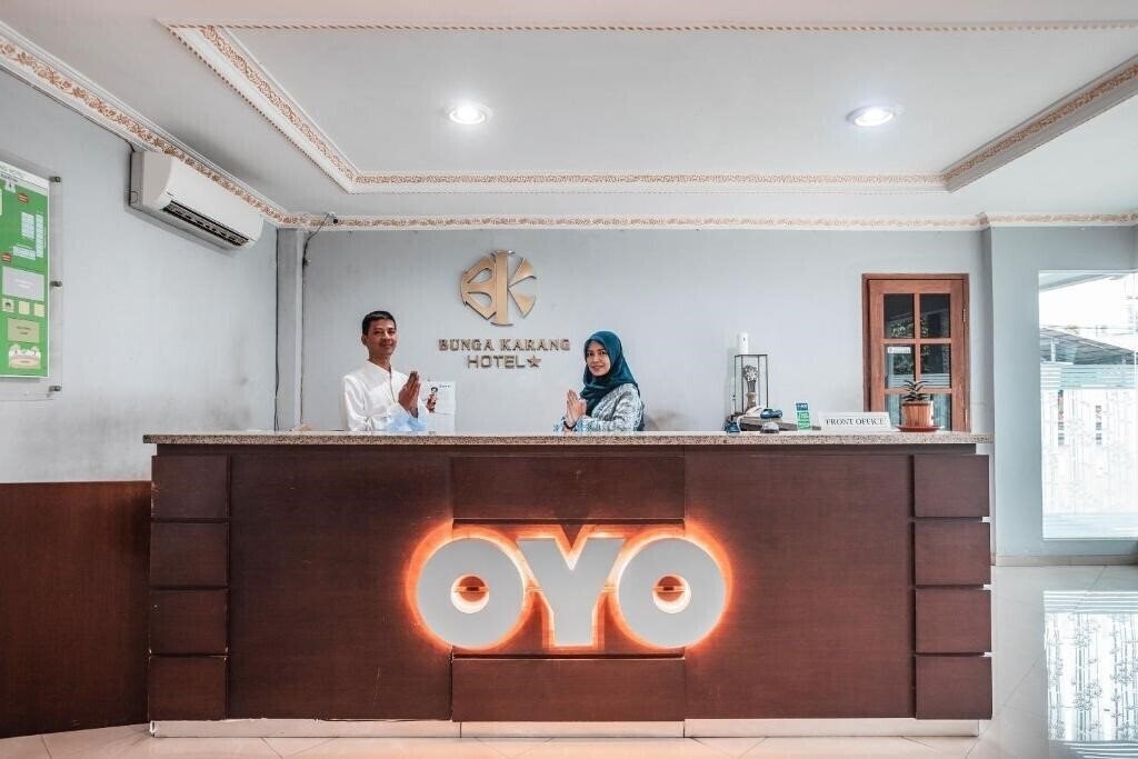 Панорама Oyo 686 Bunga Karang Hotel 2*