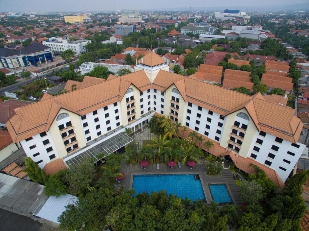 Панорама Santika Cirebon 3*