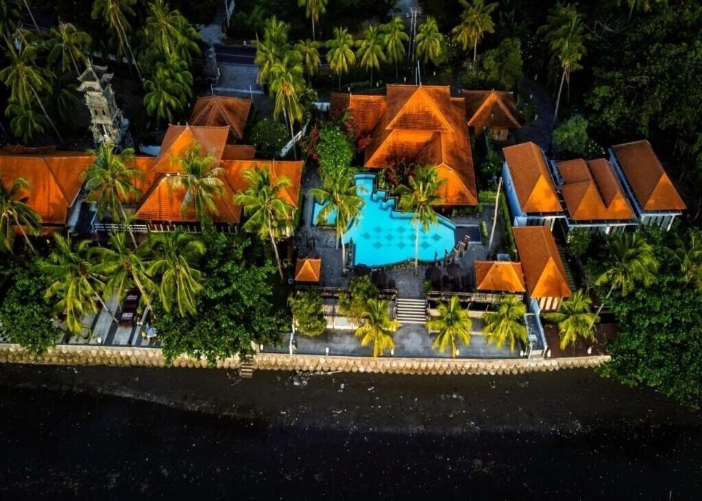 Територія Nugraha Lovina Seaview Resort & SPA 3*