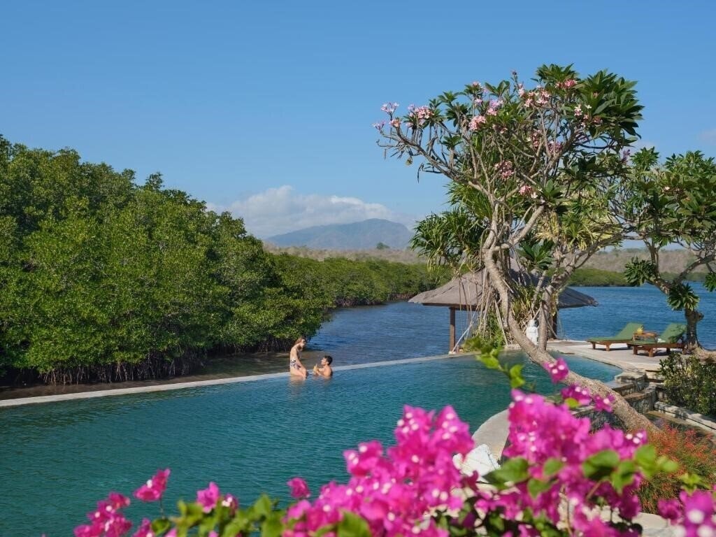 Фотографія Mimpi Resort Menjangan 4*