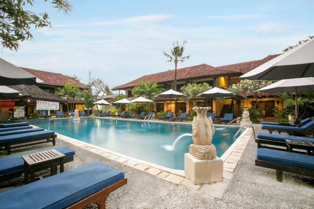 Готель Legian Paradiso 3*