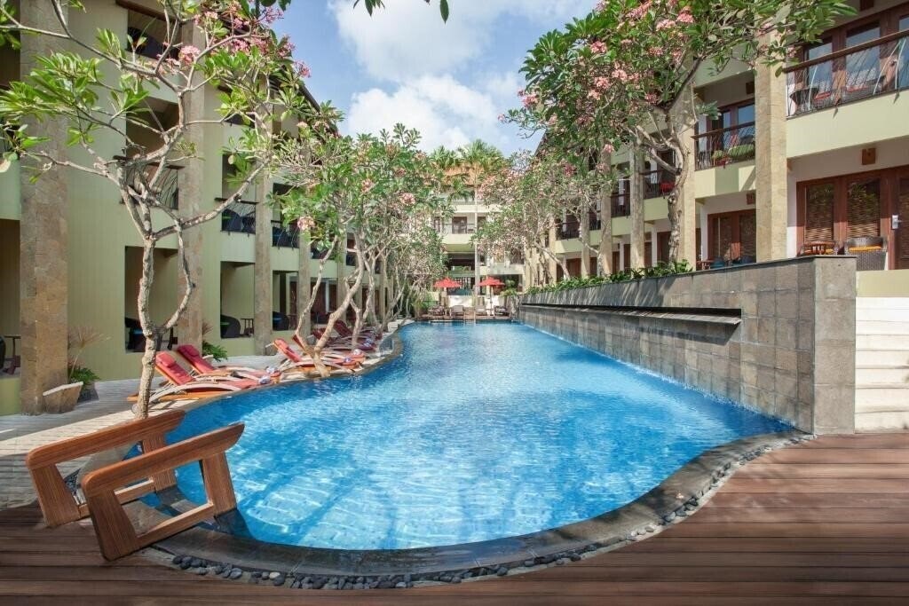 Отель Ibis Styles Bali Kuta Legian 3*