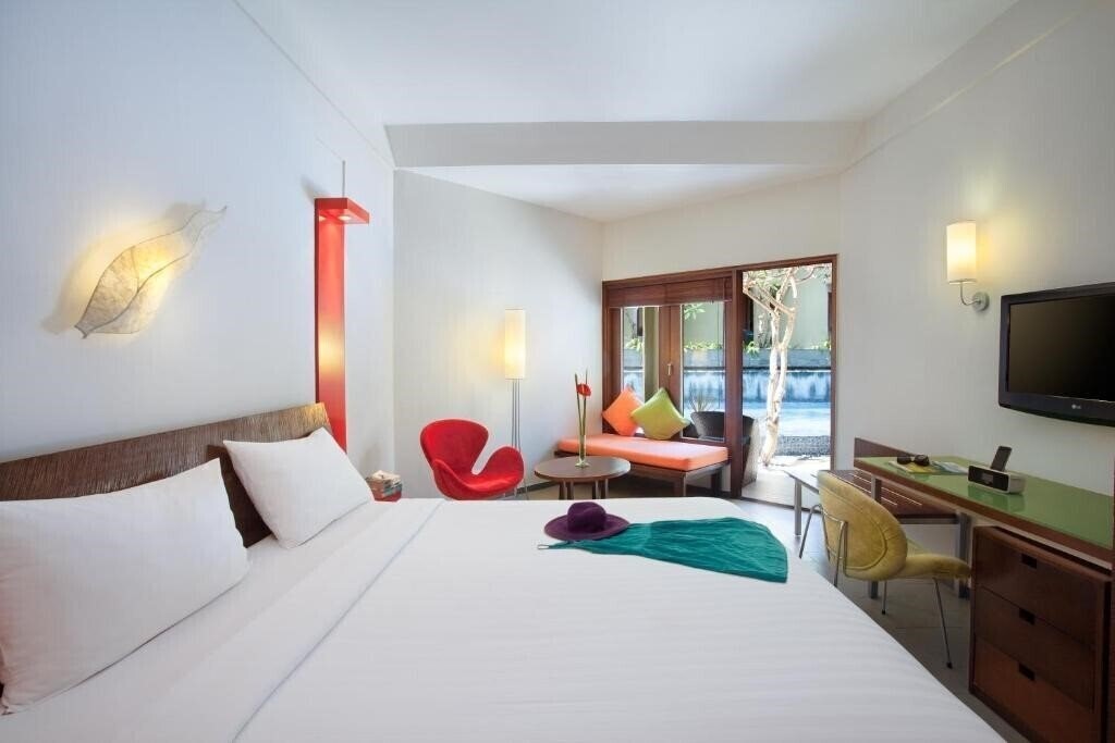 Вид Ibis Styles Bali Kuta Legian 3*