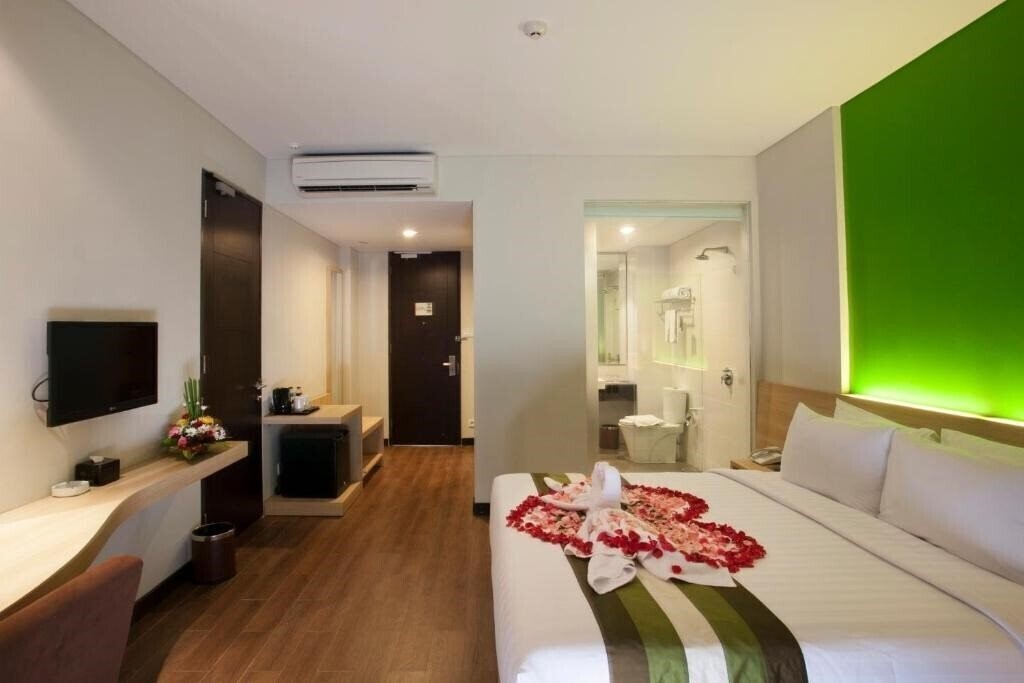 Территория Grand Whiz Hotel Nusa Dua Bali 4*