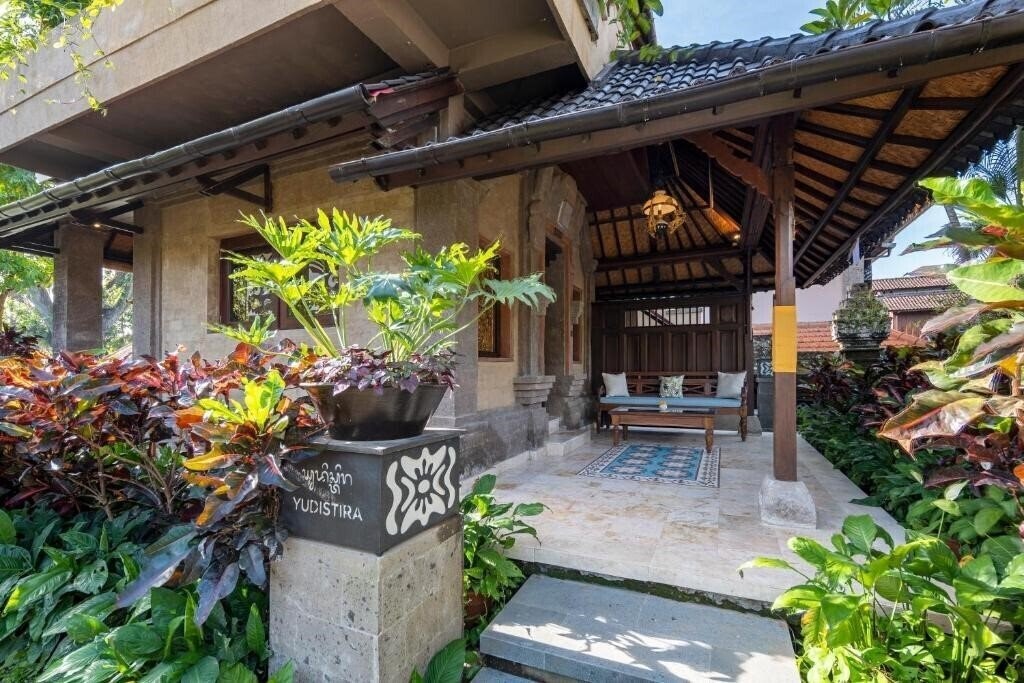 Готель Puri Saraswati Dijiwa Ubud 4*