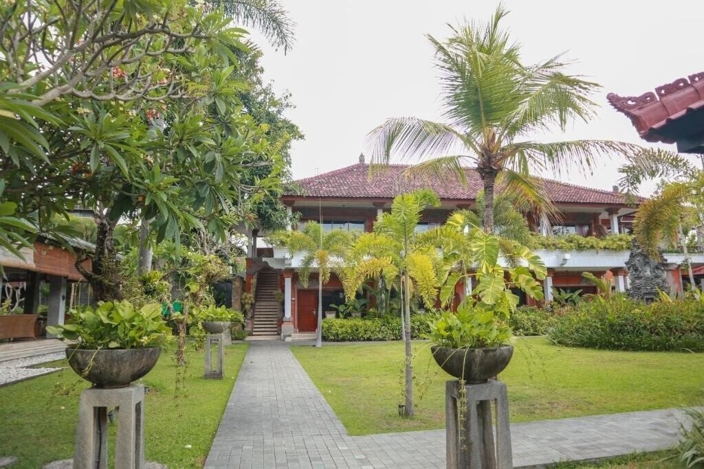 Територія The Cakra Hotel (ex. The Graha Cakra Bali Hotel) 3*