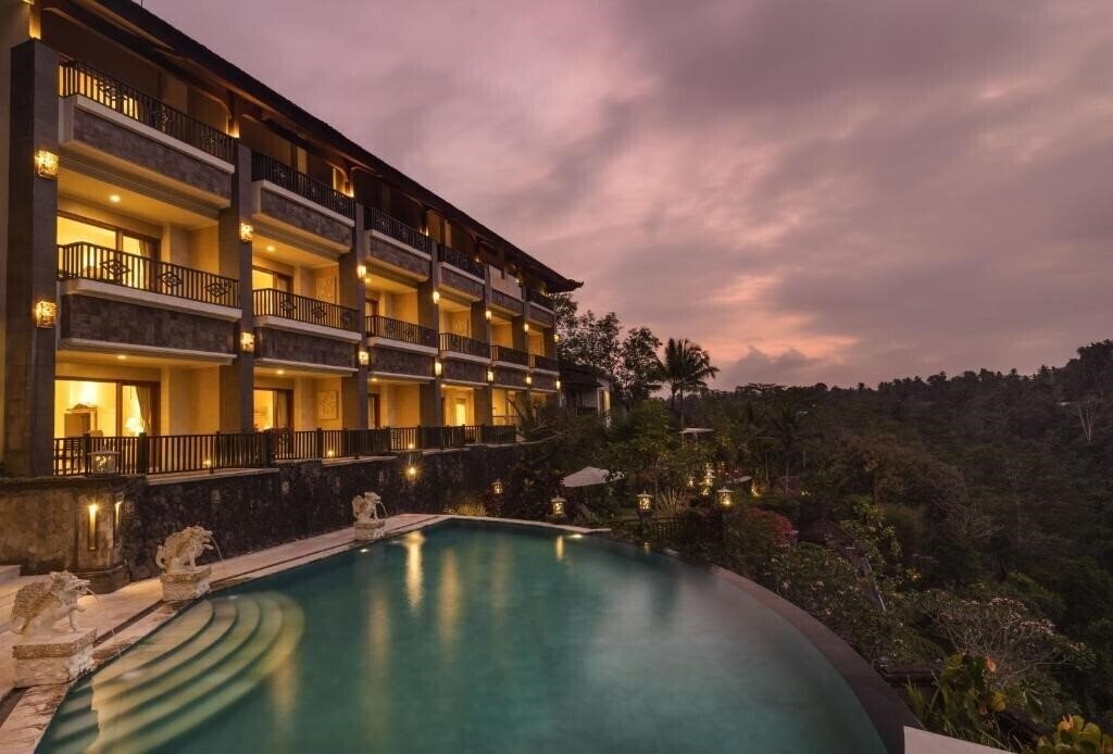 Готель Rijasa Agung Resort & Villas 4*