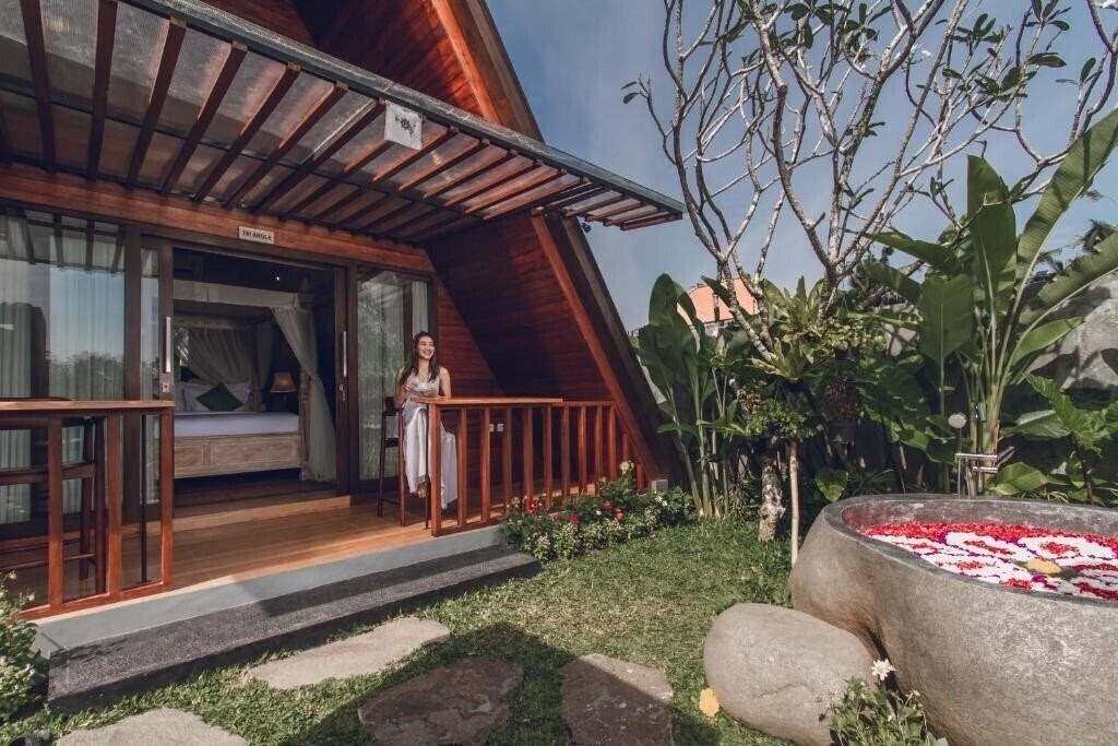 Вид Tri Dewi Residence 3*