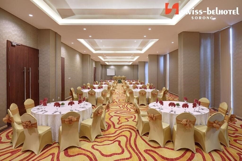 Территория Swiss-Belhotel Sorong 4*