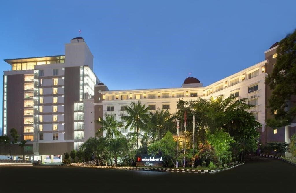 Отель Swiss-Belhotel Papua Jayapura 4*