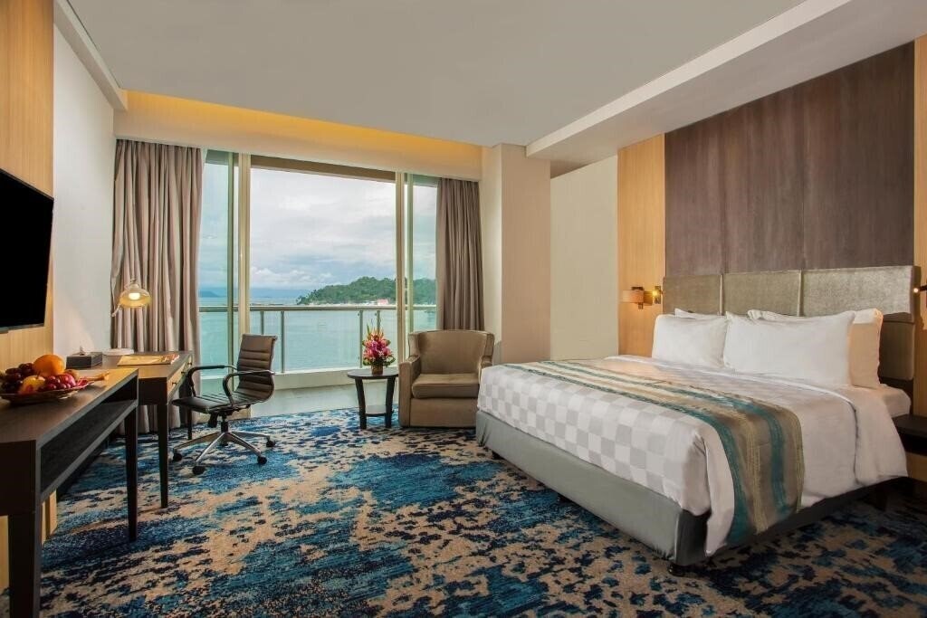 Фото Swiss-Belhotel Papua Jayapura 4*