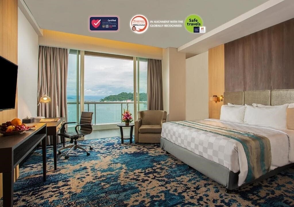 Панорама Swiss-Belhotel Papua Jayapura 4*