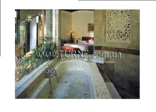 Готель Parigata Resort 3*