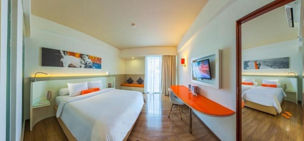 Панорама Harris Hotel Seminyak 4*