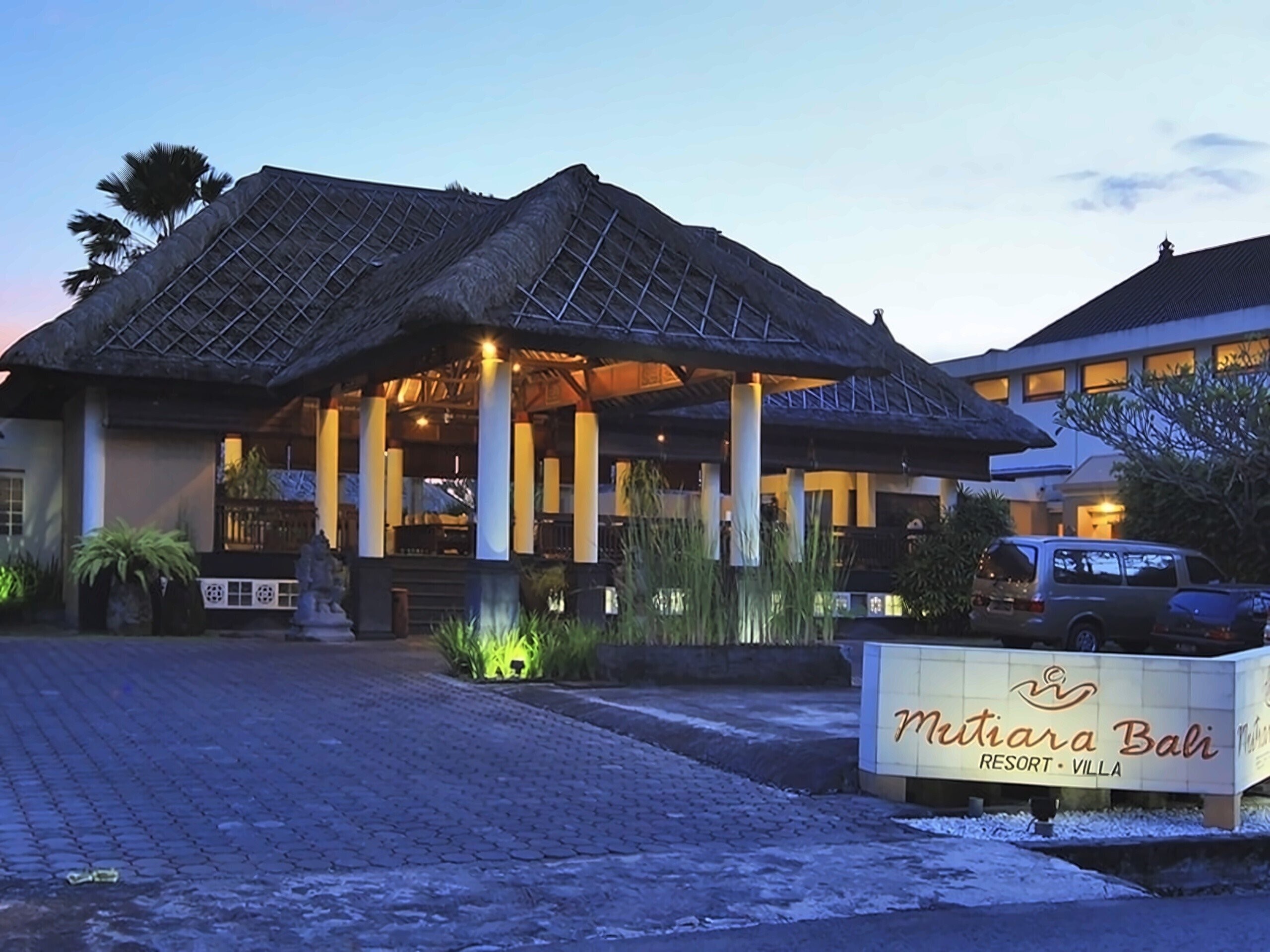 Отель Mutiara Bali Boutique Resort & Villa 5*