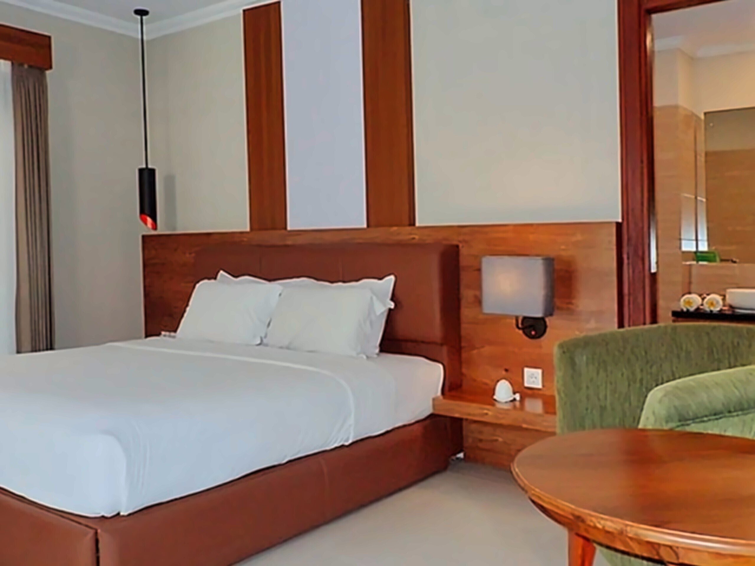 Панорама Mutiara Bali Boutique Resort & Villa 5*