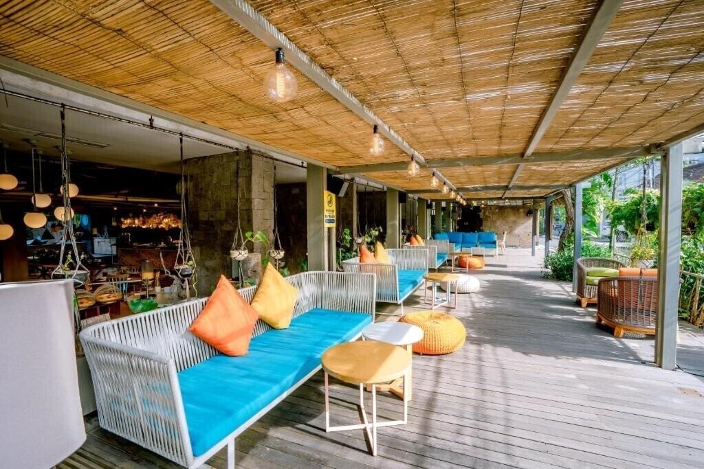 Вид Tijili Seminyak 4*