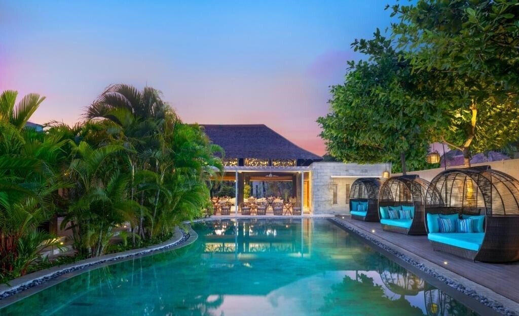 Отель Avani Seminyak Bali Resort 4*