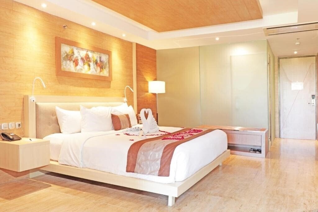 Территория De Vins Sky Hotel Seminyak 4*