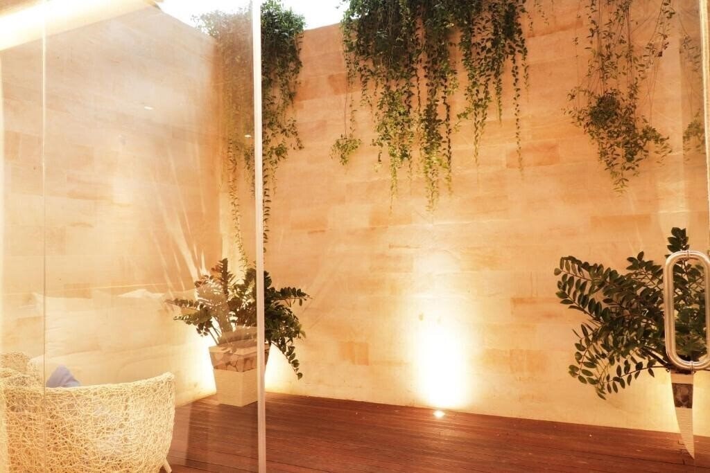 Панорама De Vins Sky Hotel Seminyak 4*