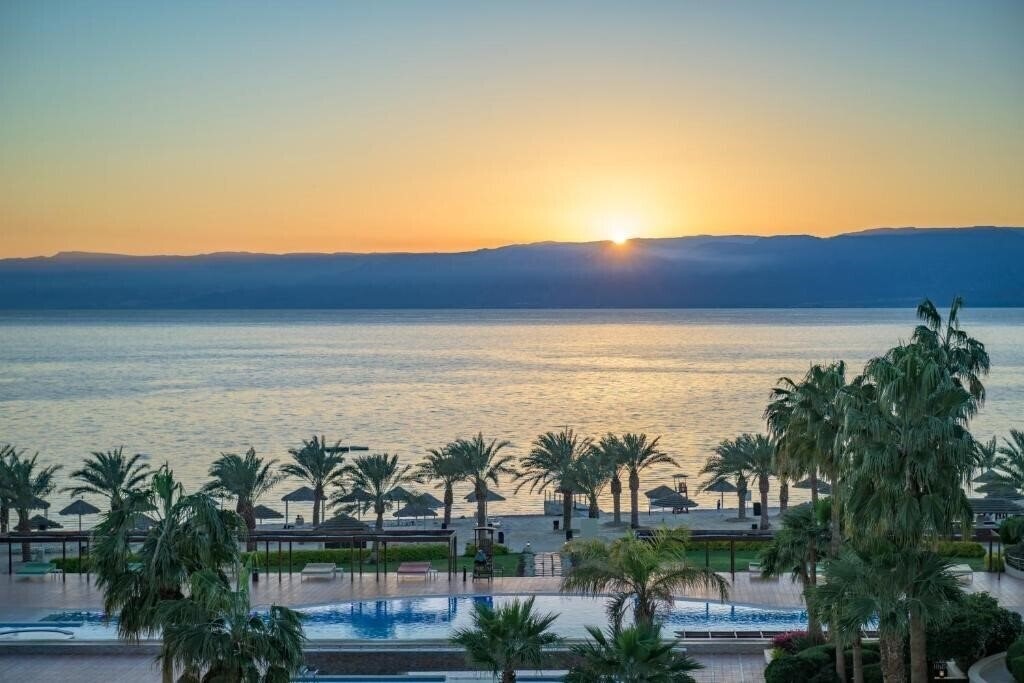 Территория Radisson Sas Resort Aqaba 4*