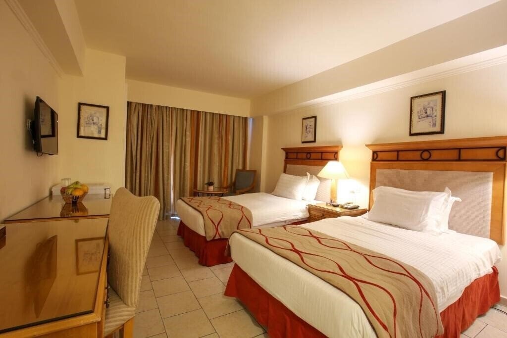 Панорама Mina 3*