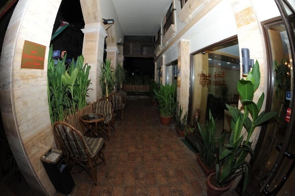 Территория Cedar Hotel 3*