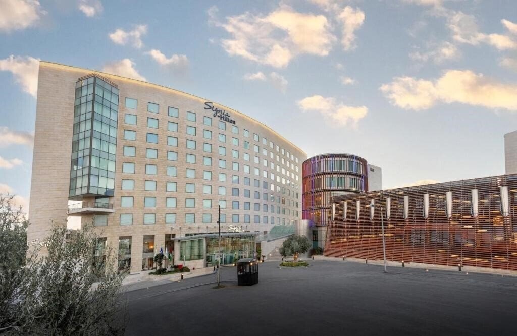 Готель Kempiniski Hotel 5*