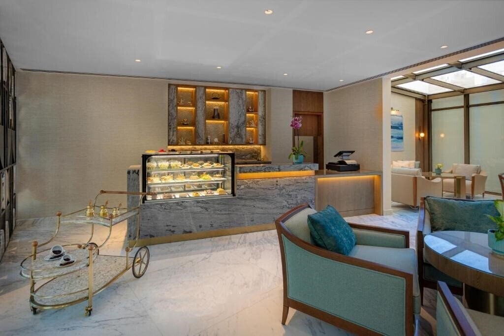 Апартаменти Kempiniski Hotel 5*