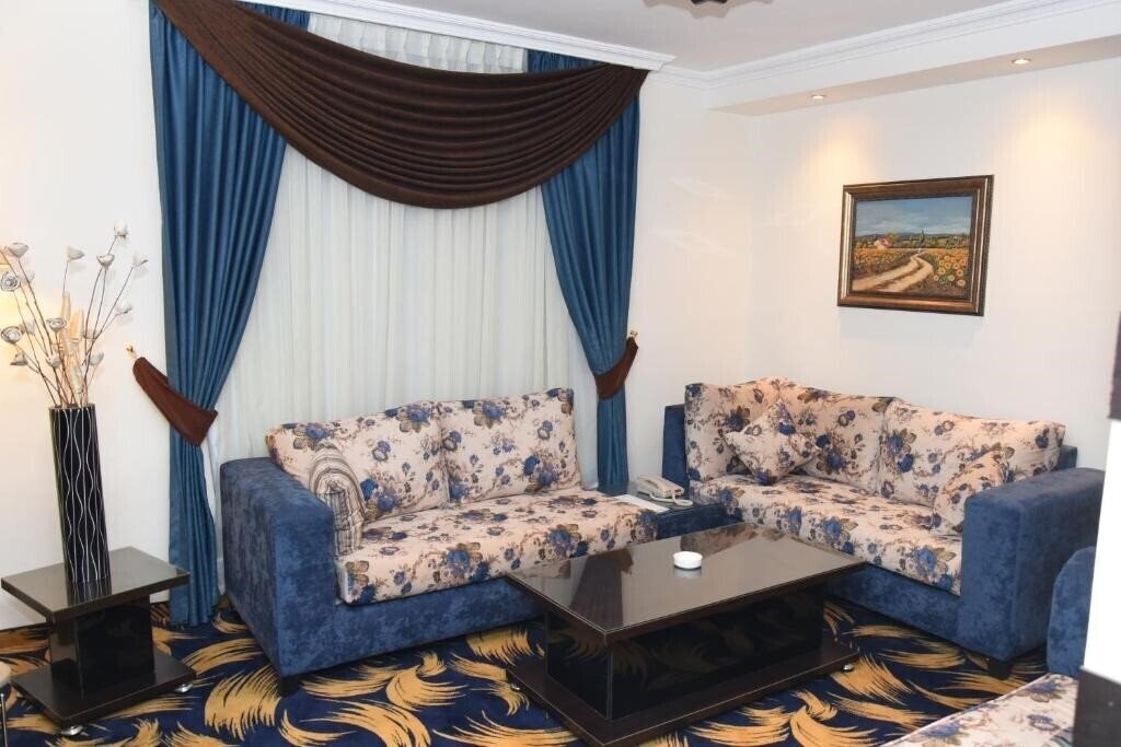 Територія Sparr Hotel 3*