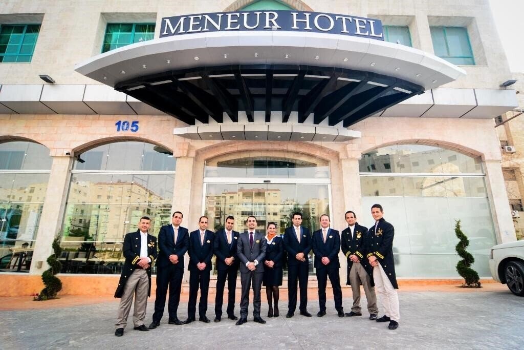 Вид Meneur Hotel 3*