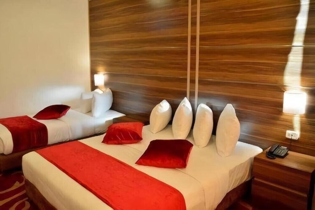 Изображение Nairoukh Hotel 3*