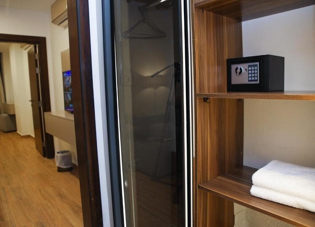 Территория Nairoukh Hotel 3*