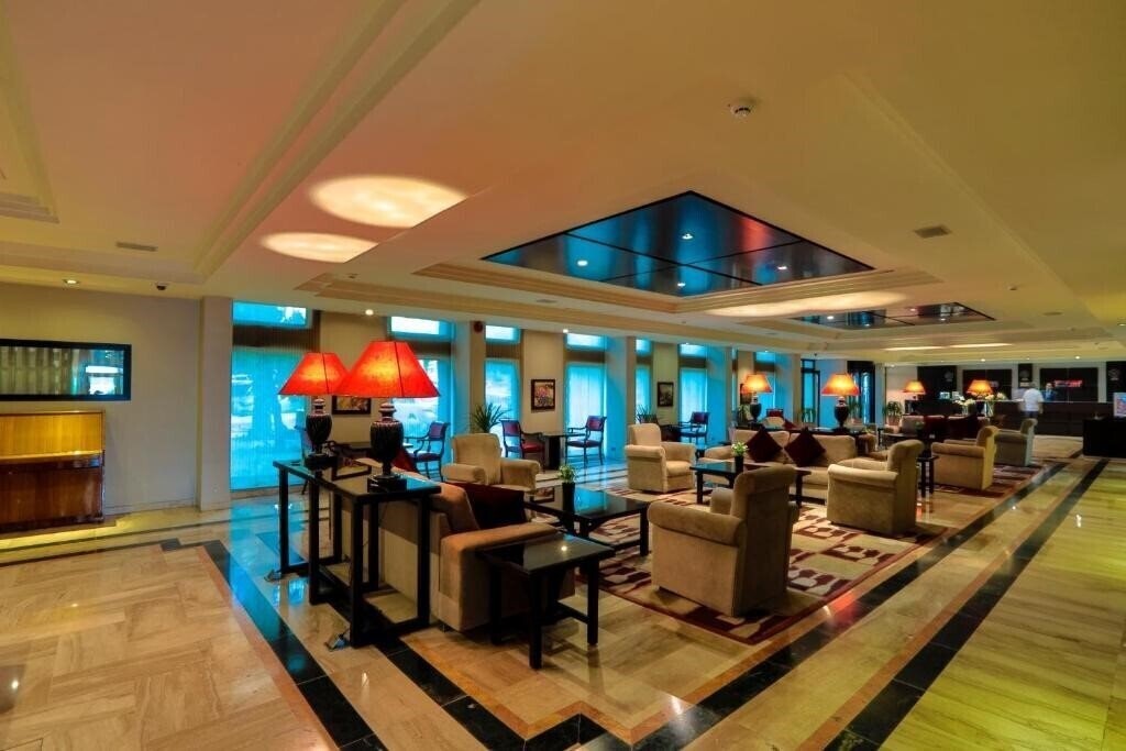 Панорама Century Park 4*