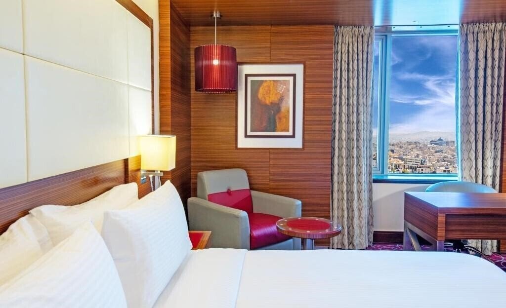 Территория Crown Plaza Amman 5*