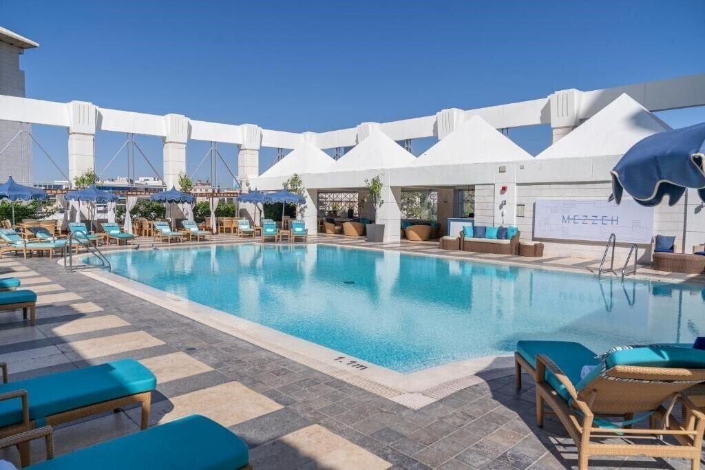 Панорама Four Seasons 5*