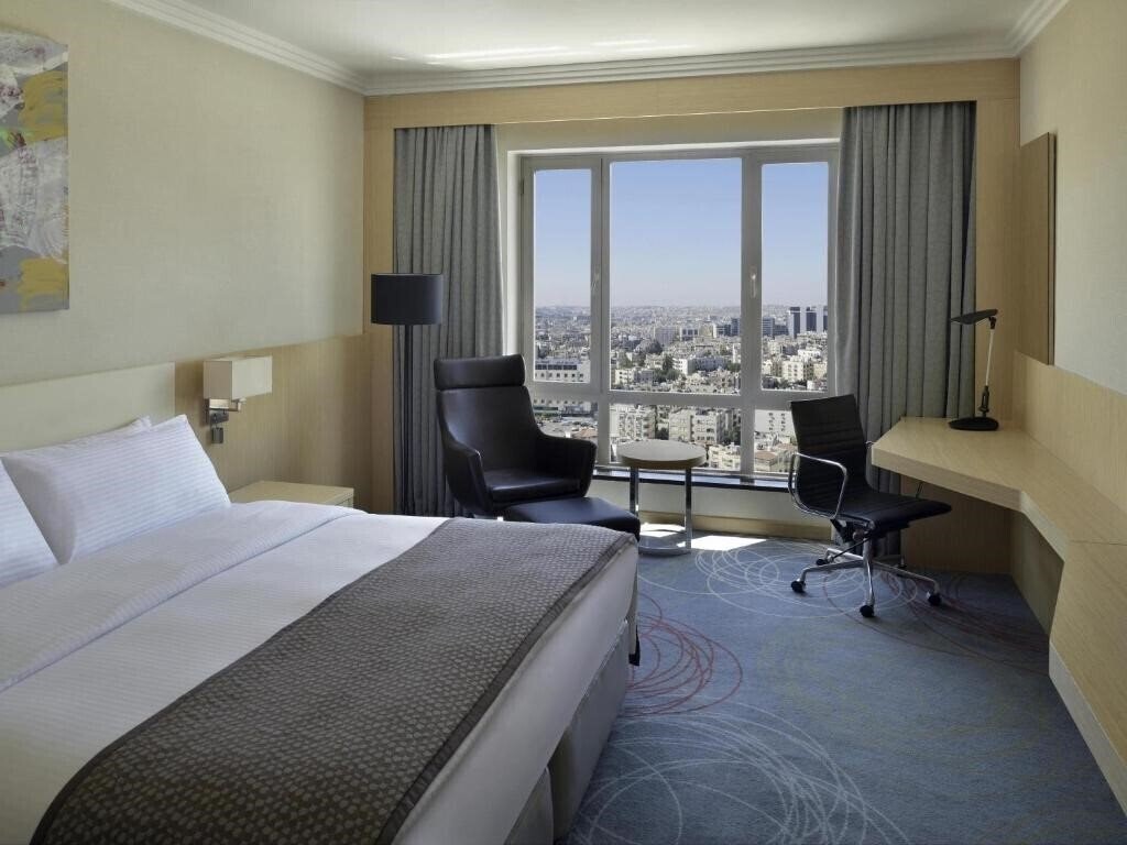 Панорама Holiday Inn 5*