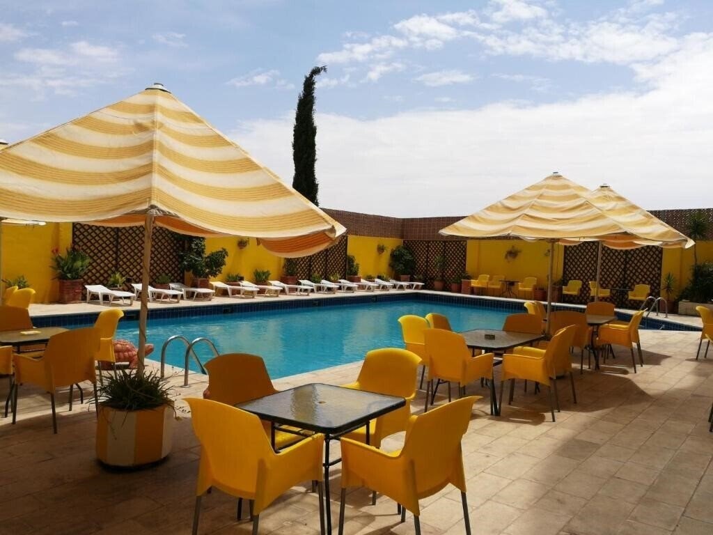 Территория Mariam Hotel 2*