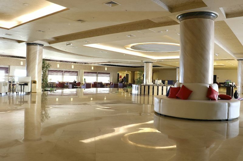 Территория Grand East Hotel 4*