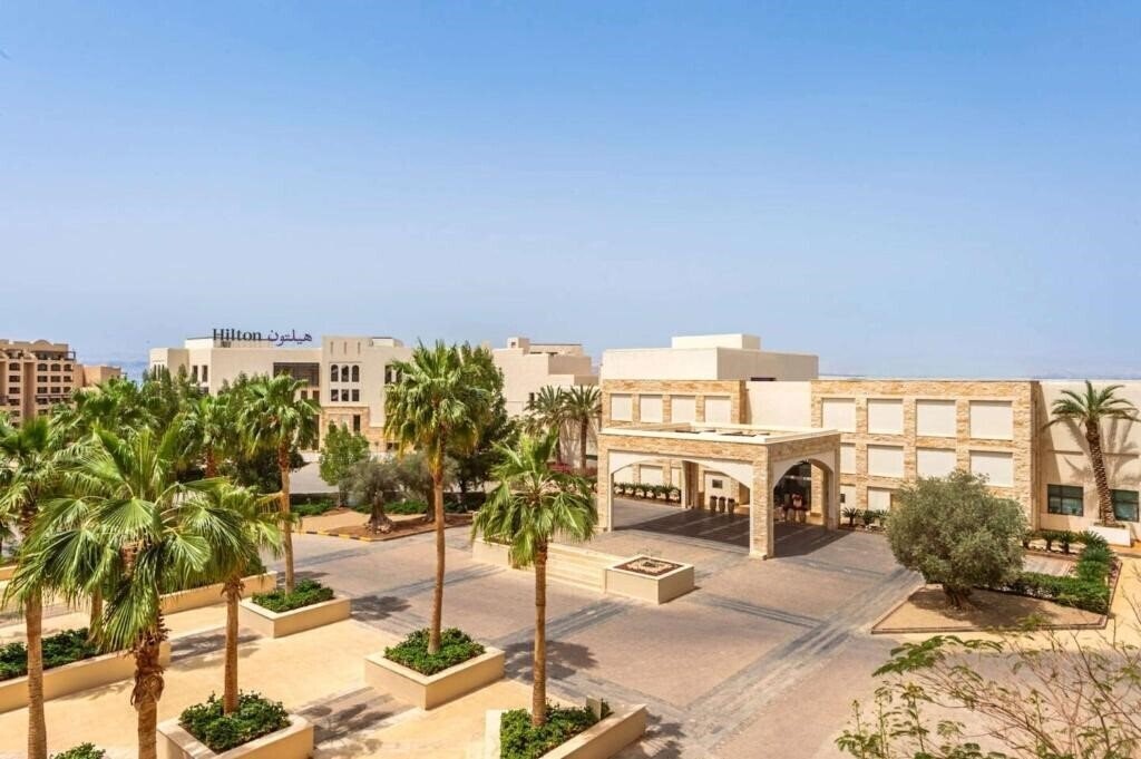 Территория Hilton Dead Sea Resort & SPA 5*