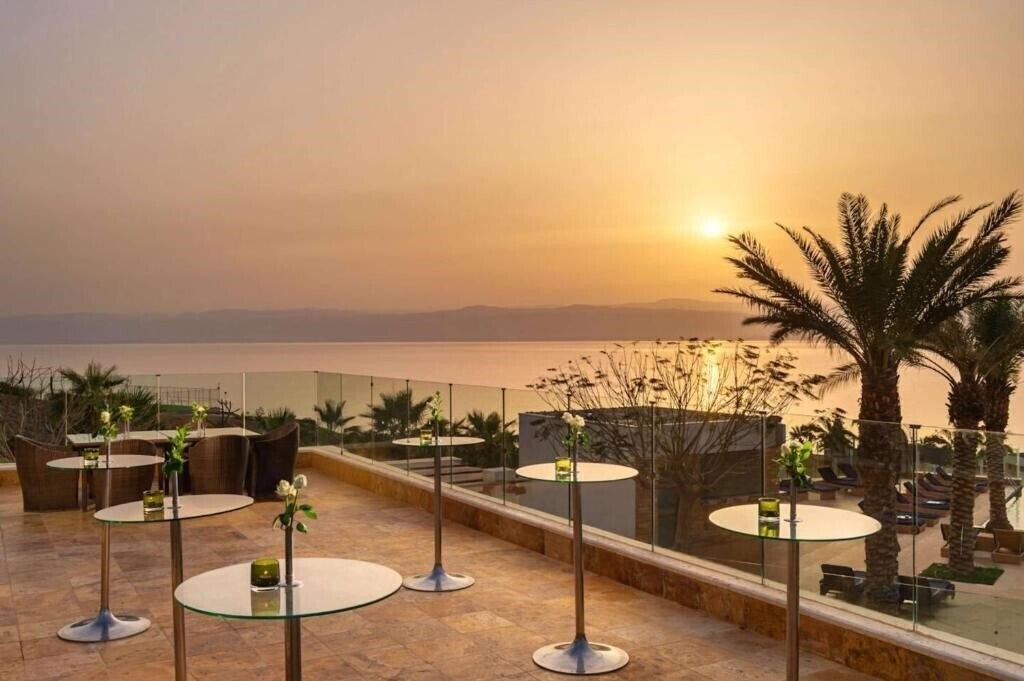 Апартаменты Hilton Dead Sea Resort & SPA 5*
